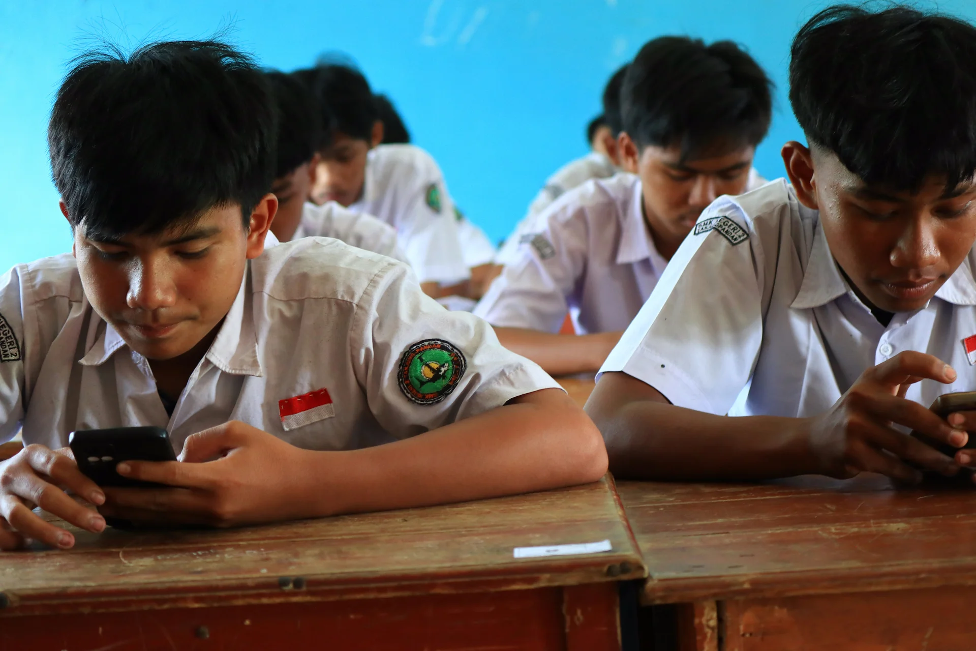 Indonesia melarang penggunaan media sosial untuk anak-anak.